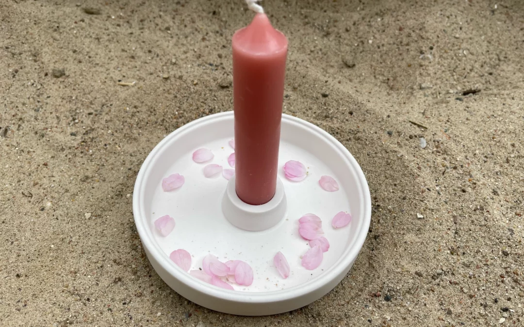 handgefertigter Kerzenhalter aus Raysin