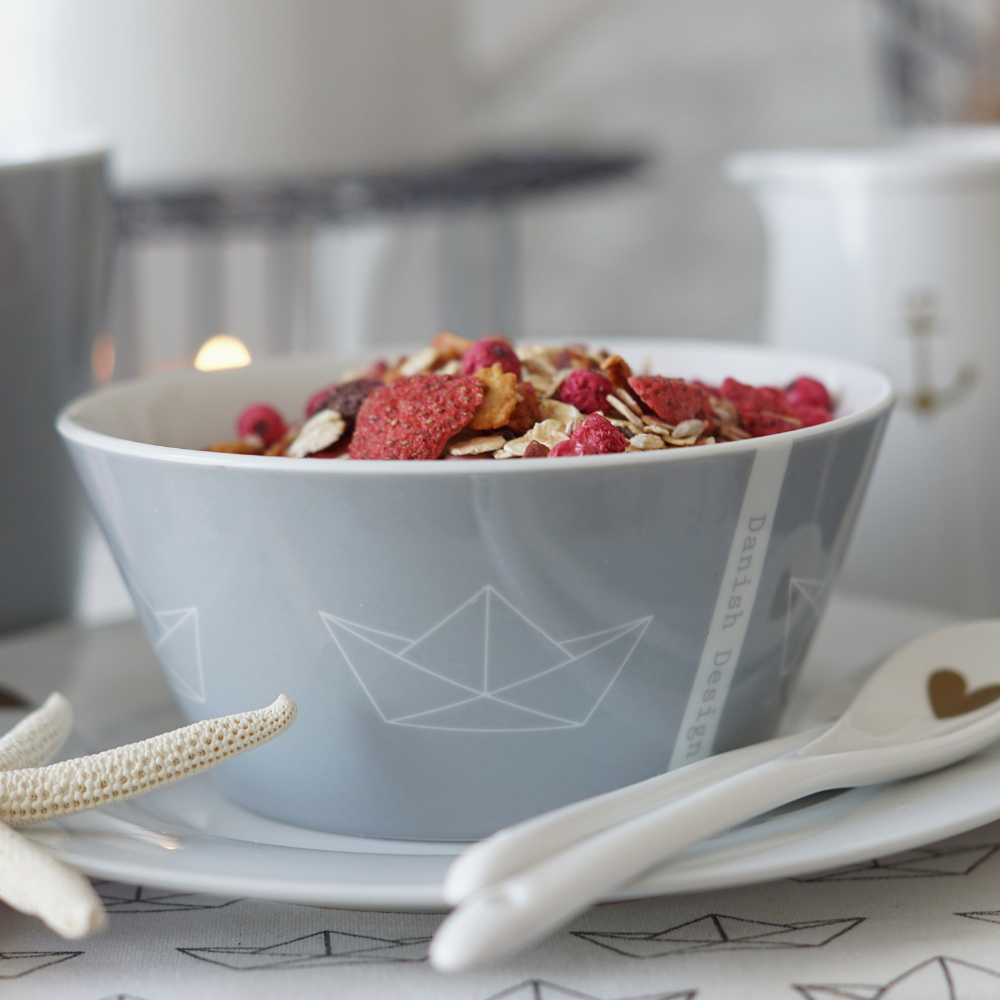 Krasilnikoff Schale Papierboot 2 Krasilnikoff Schale Papierboot grau Stimmungsbild